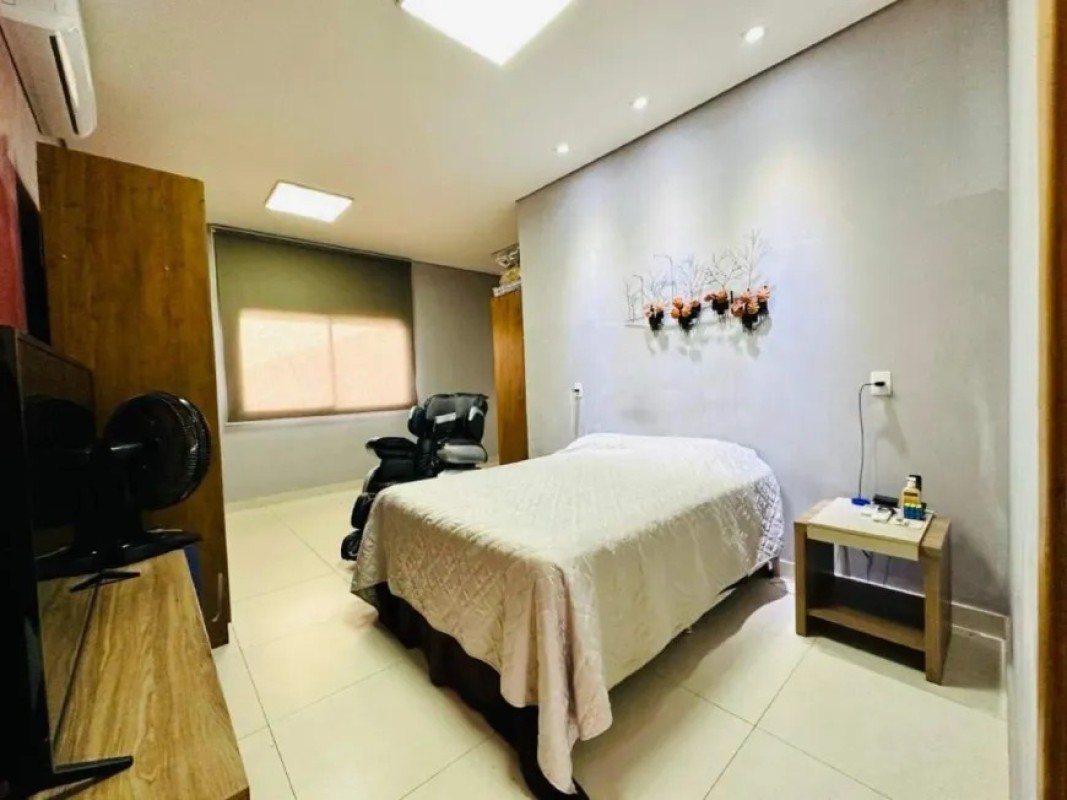 Casa à venda com 4 quartos, 300m² - Foto 2