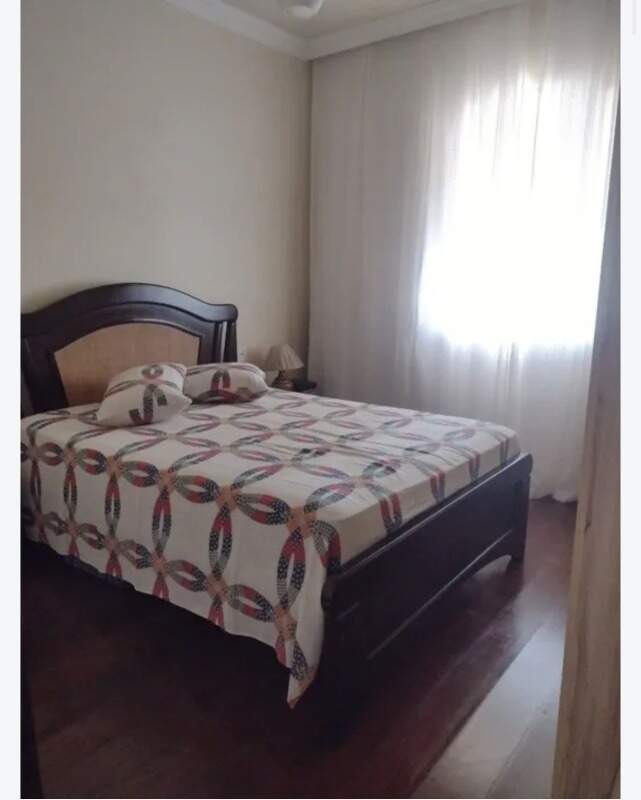 Casa à venda com 2 quartos, 230m² - Foto 4
