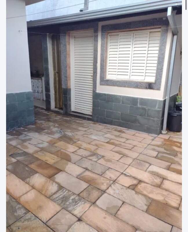 Casa à venda com 2 quartos, 230m² - Foto 1
