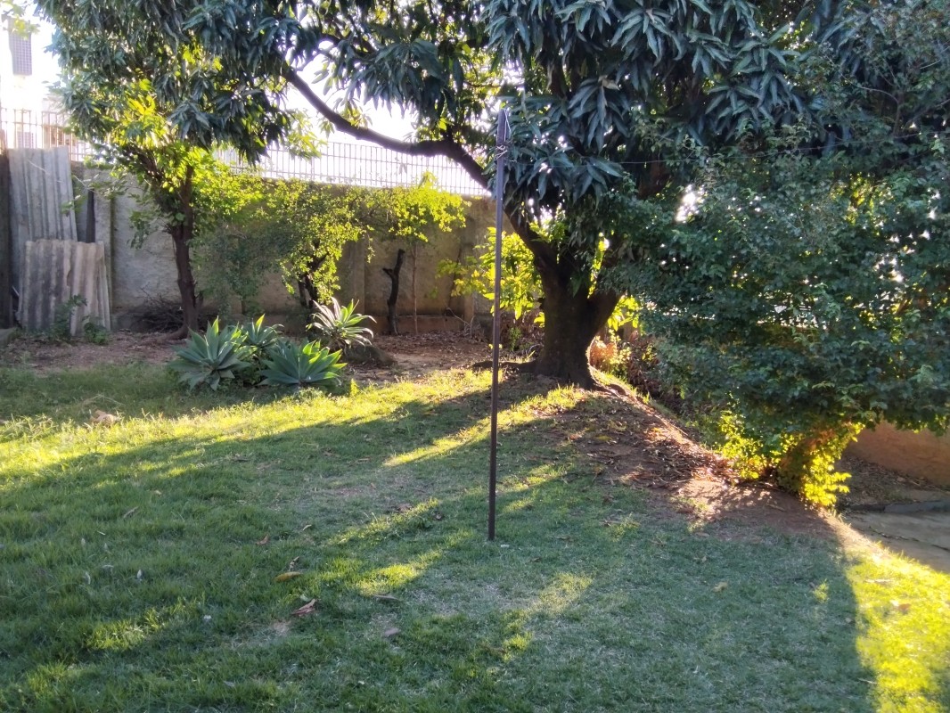 Casa à venda com 3 quartos, 360m² - Foto 1