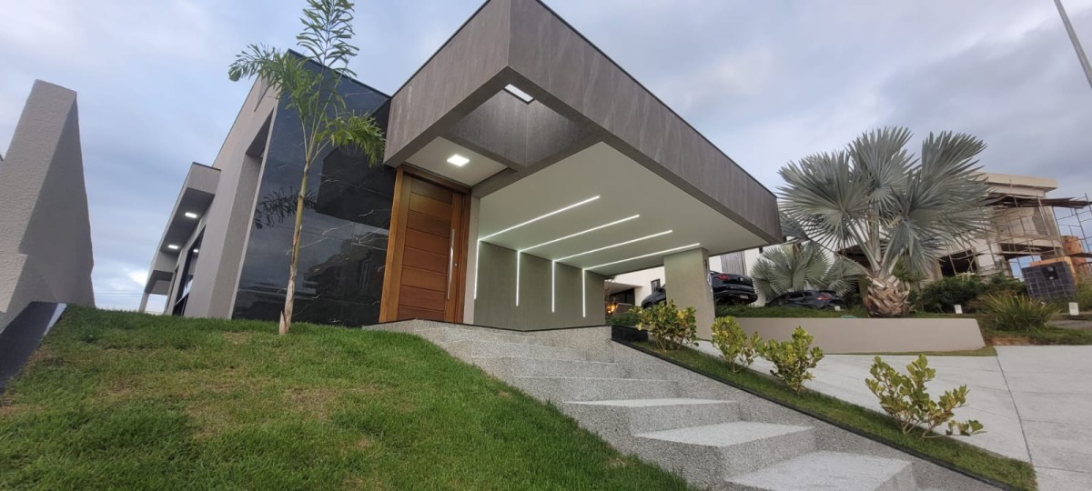 Casa à venda com 3 quartos, 185m² - Foto 1