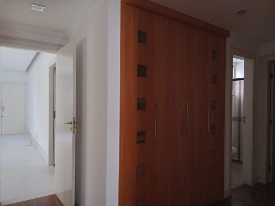 Apartamento para alugar com 4 quartos, 135m² - Foto 11