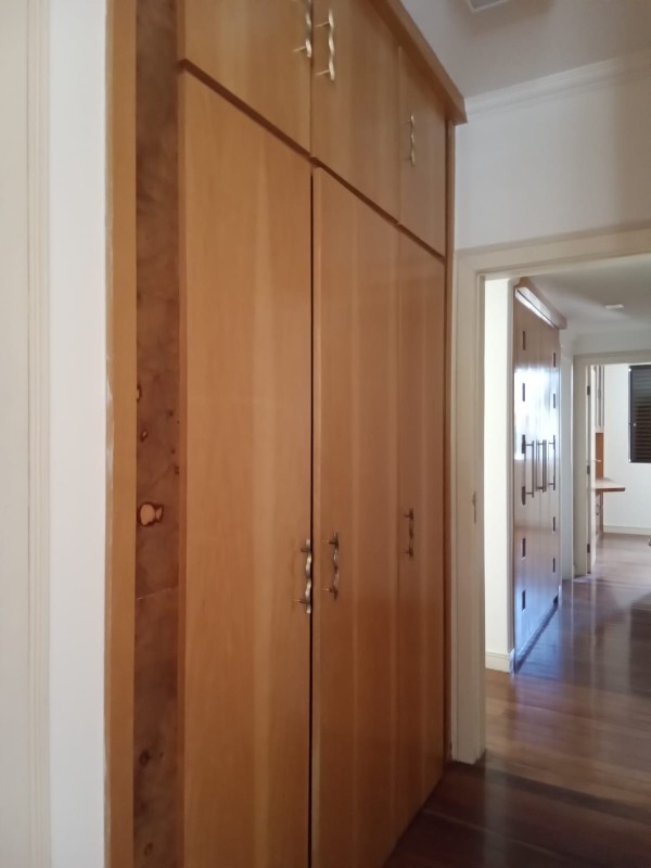 Apartamento para alugar com 4 quartos, 135m² - Foto 9