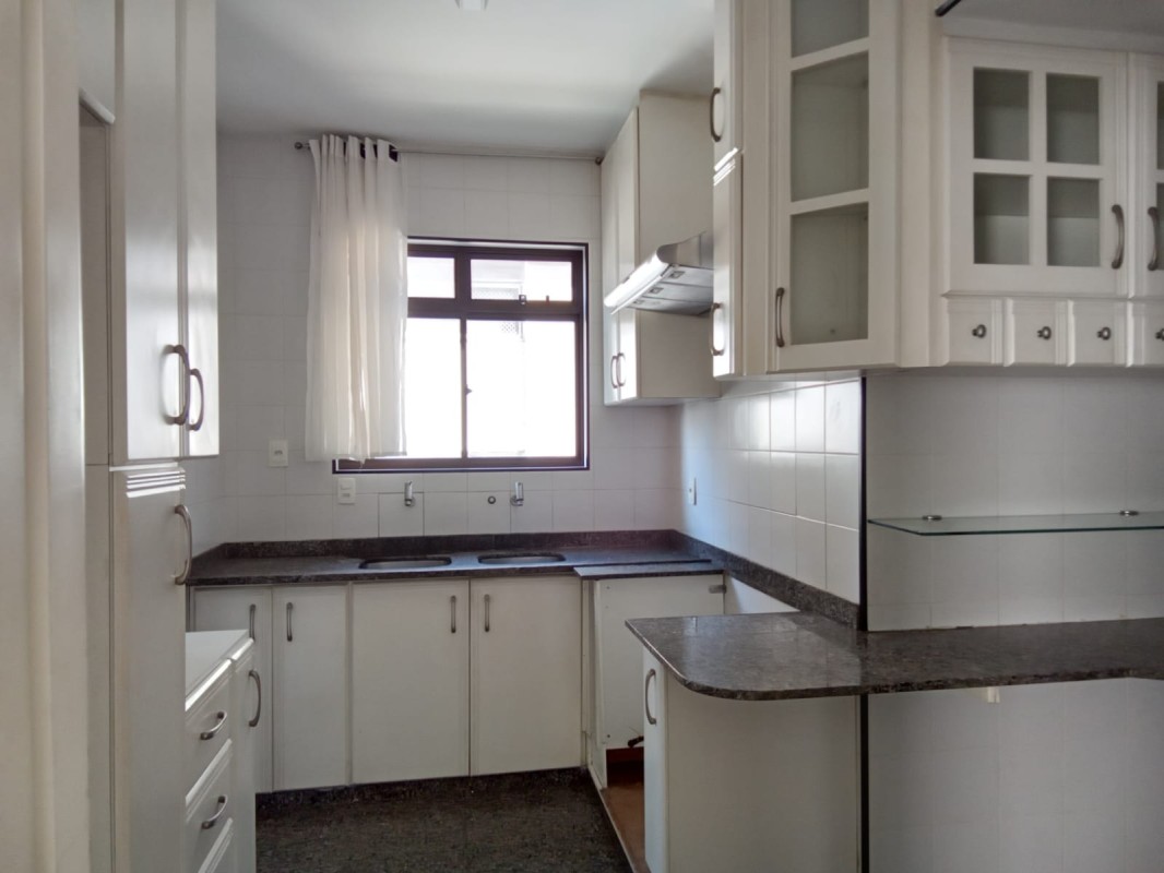 Apartamento para alugar com 4 quartos, 135m² - Foto 5
