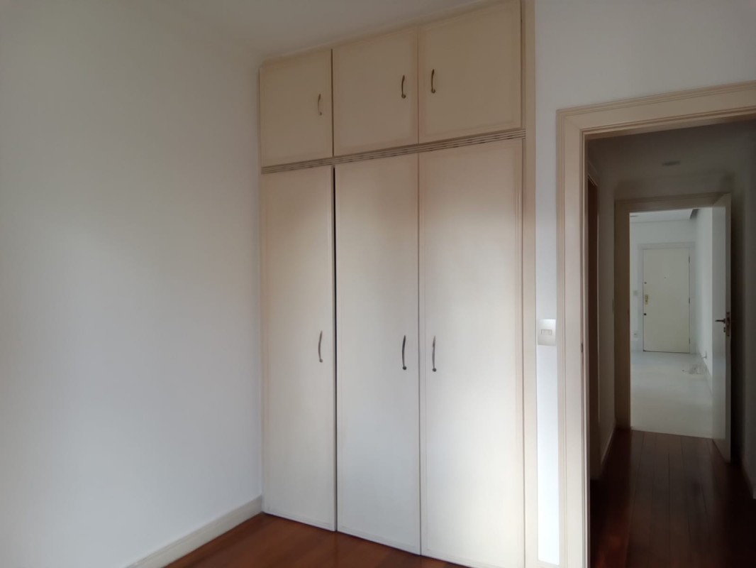 Apartamento para alugar com 4 quartos, 135m² - Foto 14