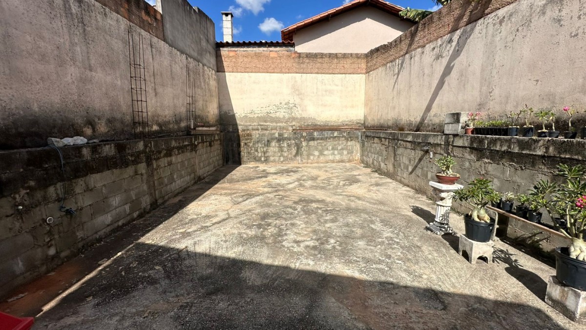 Casa à venda com 2 quartos, 150m² - Foto 6