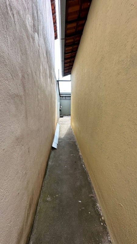Casa à venda com 2 quartos, 150m² - Foto 2