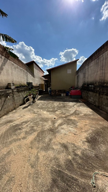 Casa à venda com 2 quartos, 150m² - Foto 5