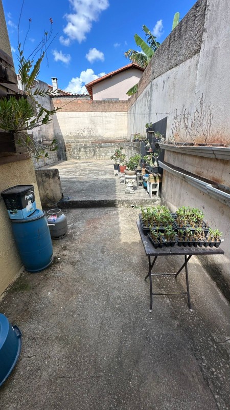 Casa à venda com 2 quartos, 150m² - Foto 9
