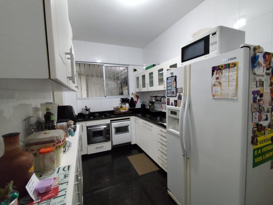 Apartamento para alugar com 4 quartos, 200m² - Foto 8