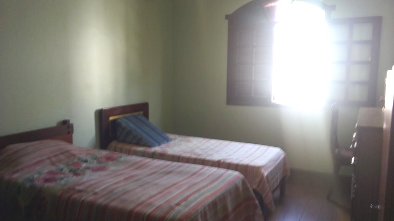 Casa à venda com 4 quartos, 210m² - Foto 9