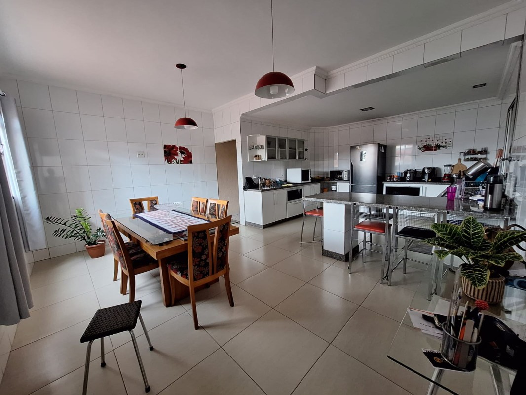 Casa à venda com 5 quartos, 350m² - Foto 15
