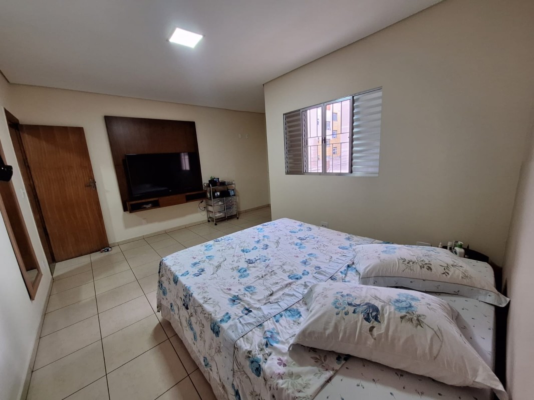 Casa à venda com 5 quartos, 350m² - Foto 10