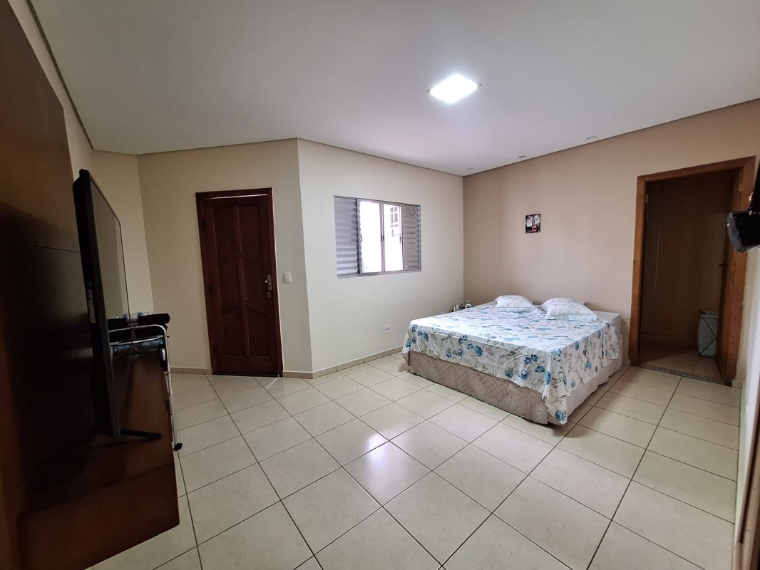 Casa à venda com 5 quartos, 350m² - Foto 7