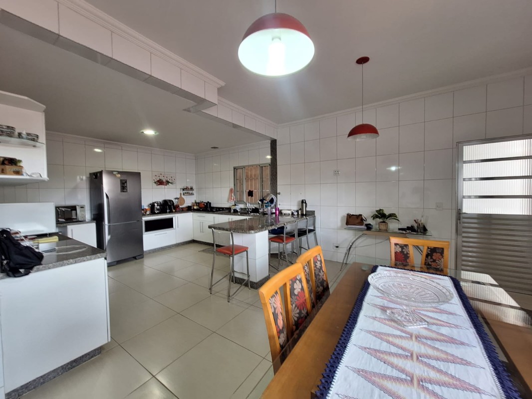 Casa à venda com 5 quartos, 350m² - Foto 13